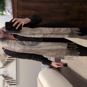 100% Cashmere Marble Patterned Scarf with Fringe